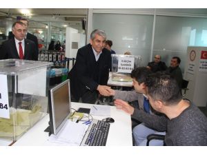 CHP heyeti, Atatürk Havalimanı’nda oy sandıklarını gezdi