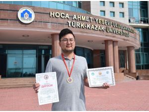 Kırgızistan Bilimler Akademisinden Ahmet Yesevi Üniversitesine birincilik ödülü
