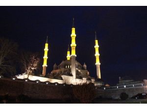 Selimiye Camii Regaip Kandili’nde doldu taştı