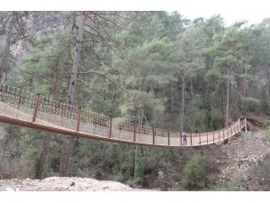 Kapıkaya Kanyonu ile Varda Köprüsü birbirine bağlandı