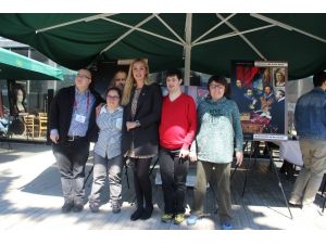 Down sendromlu gençler dünyaca ünlü 12 klasik esere hayat verdi