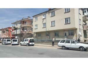 30 yaşındaki kadın kendini doğalgaz borusuna asarak intihar etti