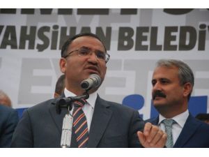 Adalet Bakanı Bozdağ: "Referandum parti meselesi değil memleket ve Türkiye meselesidir”