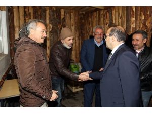 Vali İsmail Ustaoğlu, Konursu Köyü’nde vatandaşlarla buluştu