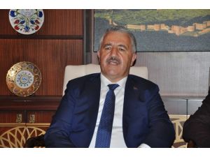 Bakan Arslan: “Ankara-Niğde arası yolun ihalesini yaptık”