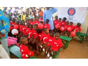 Afrika’da Türk hekimleri 780 çocuğu sünnet etti