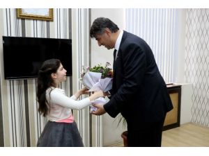 Rektör Polat, koltuğunu Ceylin Yılmaz’a devretti