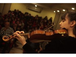 16 yaşındaki müzisyenin dünya başarıları gençlere ilham veriyor