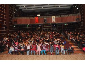Akşehir Belediyesi’nden çocuklara 23 Nisan sürprizi