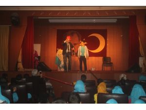 Taşlıçay’da Kişisel Gelişim Tiyatro gösterisi yapıldı