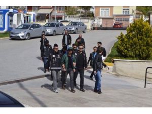 Karaman’da otomobilden çok sayıda uyuşturucu hap çıktı