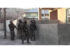 Van’da terör operasyonu: 16 gözaltı