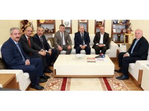 Hak-İş Konfederasyonu Genel Başkanı Arslan’dan Başkan Sekmen’e ziyaret