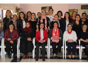 Farklı düşüncedeki kadınlar Sivasspor için buluştu