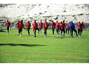 Evkur Yeni Malatyaspor, Göztepe maçına galibiyet parolasıyla hazırlanıyor