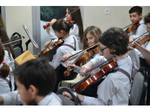“İki Elin Sesi Var” Çocuk Senfoni Orkestrası Belçika’ya gidiyor