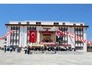 Ayvalık’ta Sebahat-Cihan Şişman Güzel Sanatlar Lisesi’nin açılış coşkusu