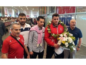 Güreş Milli Takımı Antrenörü Salih Bora: “Türk güreşinin yükselişi hepimizi sevindiriyor”