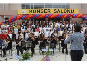 20 farklı okuldan dev orkestra