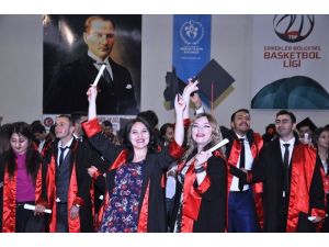 Zile’de mezuniyet coşkusu