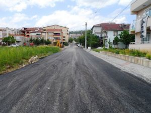 Yeşilova Mahallesi’ne 300 tonluk asfalt çalışması