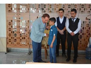 Belediye başkanı Akdemir’den gençlere övgü