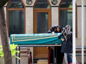 AVM’de öldürülen Afgan genç son yolculuğuna uğurlandı