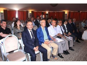 Kuşadası’nda ’Turizm Sektörü ve Kayıtlı İstihdam’ konulu konferans düzenlendi