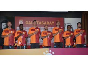 Galatasaray, yeni sezon parçalı formasını tanıttı