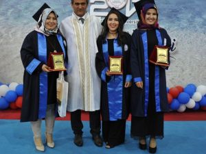 BEÜ Devrek Meslek Yüksekokulunda mezuniyet coşkusu