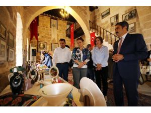 KYK Adana Mahmut Sami Ramazanoğlu öğrencileri sergi açtı