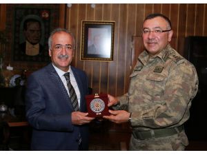 Rektör Çomaklı, Jandarma Bölge Komutanı Alpar ile bir araya geldi