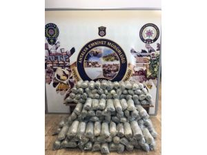 Antalya’da traktör lastiğindeki uyuşturucu sevkiyatı polise takıldı