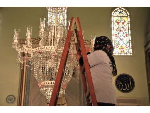 Tepebaşı’nda camiler temizleniyor