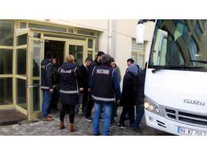 Uşak’ta FETÖ’den 14 kişi tutuklandı
