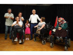 İzmir’in en büyük engelliler merkezi Bayraklı’da açıldı