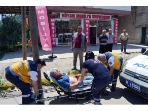 Kozan’da yolda yürüyen vatandaş bıçaklandı