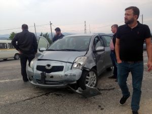 Bilecik’te iki otomobil çarpıştı: 3 yaralı