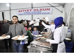 Ankara Büyükşehir Belediyesinin, binleri buluşturan iftar sofraları