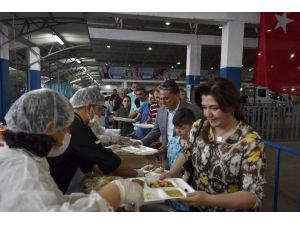 Muratpaşa’da ilk iftar heyecanı yaşandı