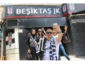 3. yıldız öncesi Beşiktaş taraftarı 2 yıldızlı formalara akın etti