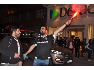 Beşiktaşlılar Kars’ta sokaklara döküldü