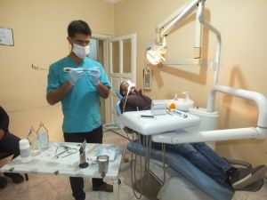 Malazgirt’in tek ağız ve diş sağlığı kliniği iftar sonrası da hizmet veriyor