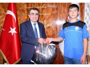 Sivas Demirsporlu ikizler Türkiye şampiyonu oldu