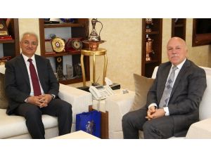 Erzincan Belediye Başkanı Başsoy’dan Başkan Sekmen’e ziyaret