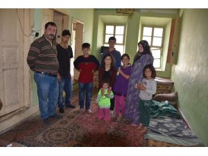 "Polisiz" diyerek Suriyeli aileyi silahla gasp ettiler