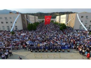 ADÜ Nazilli İİBF 1700 öğrencisini uğurladı