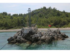 Ünlü denizci Sadun Boro anısına heykel