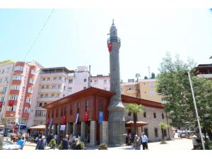 Çayeli’ndeki tarihi Merkez Hacıbaşı Camii’nin restorasyon sonrası açılışı yapıldı
