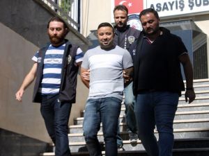 Kız kardeşini öldüren Erhan Timuroğlu ile galeri tarayan şahıs yakalandı